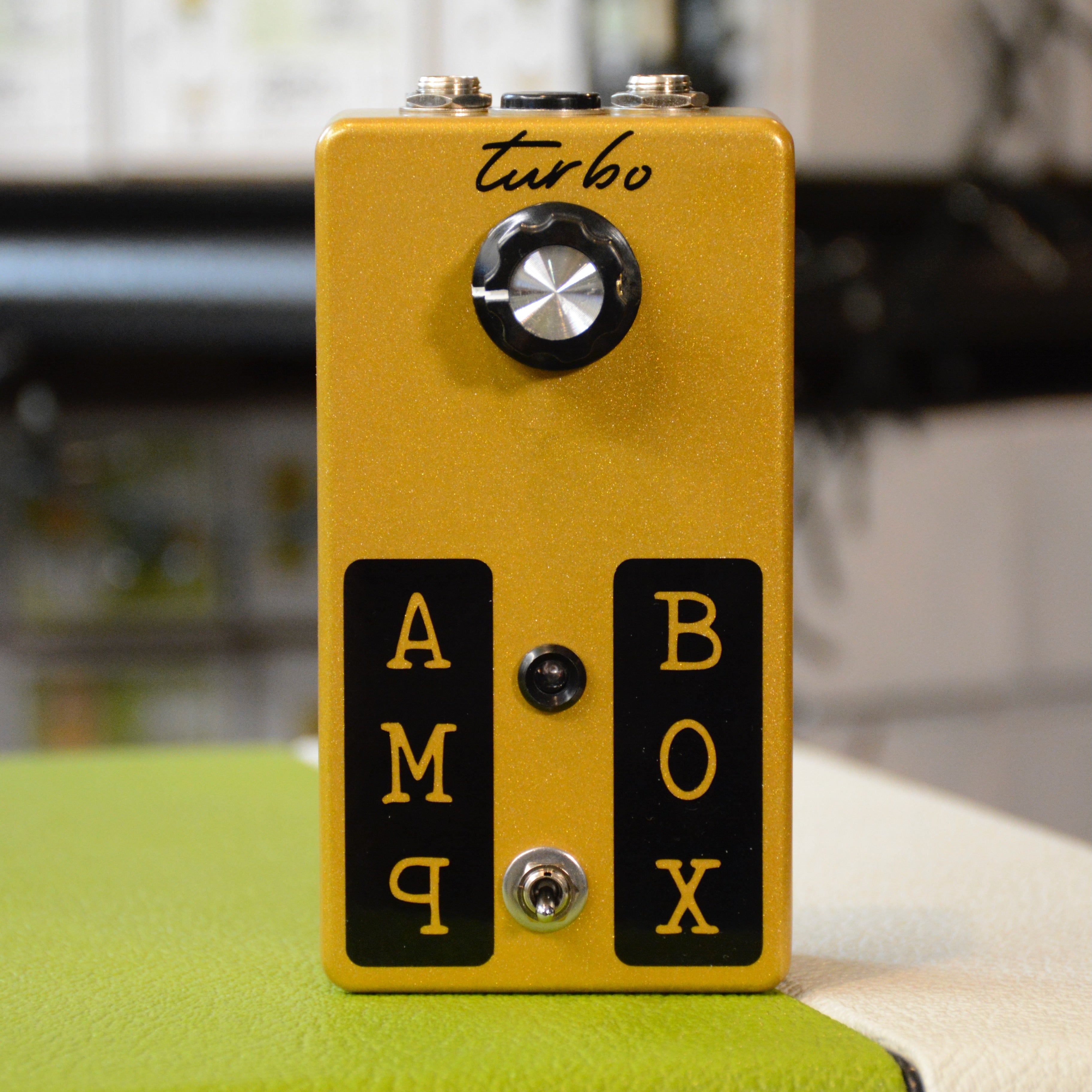 Amp Box Douche edition - 2.5W Amp Box