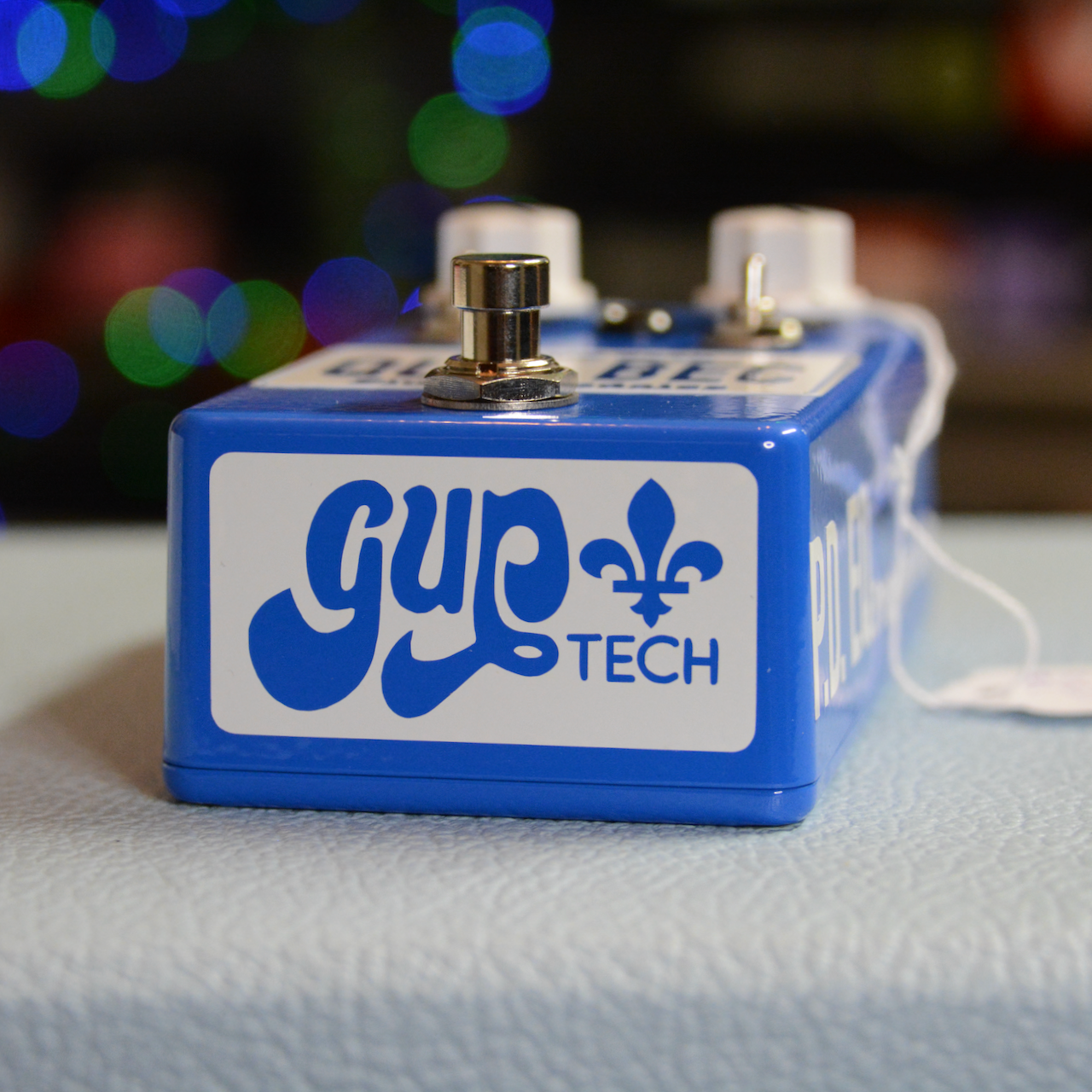 Presence Depth GUPTech PdeQ guitar pedal, Québec Logo view