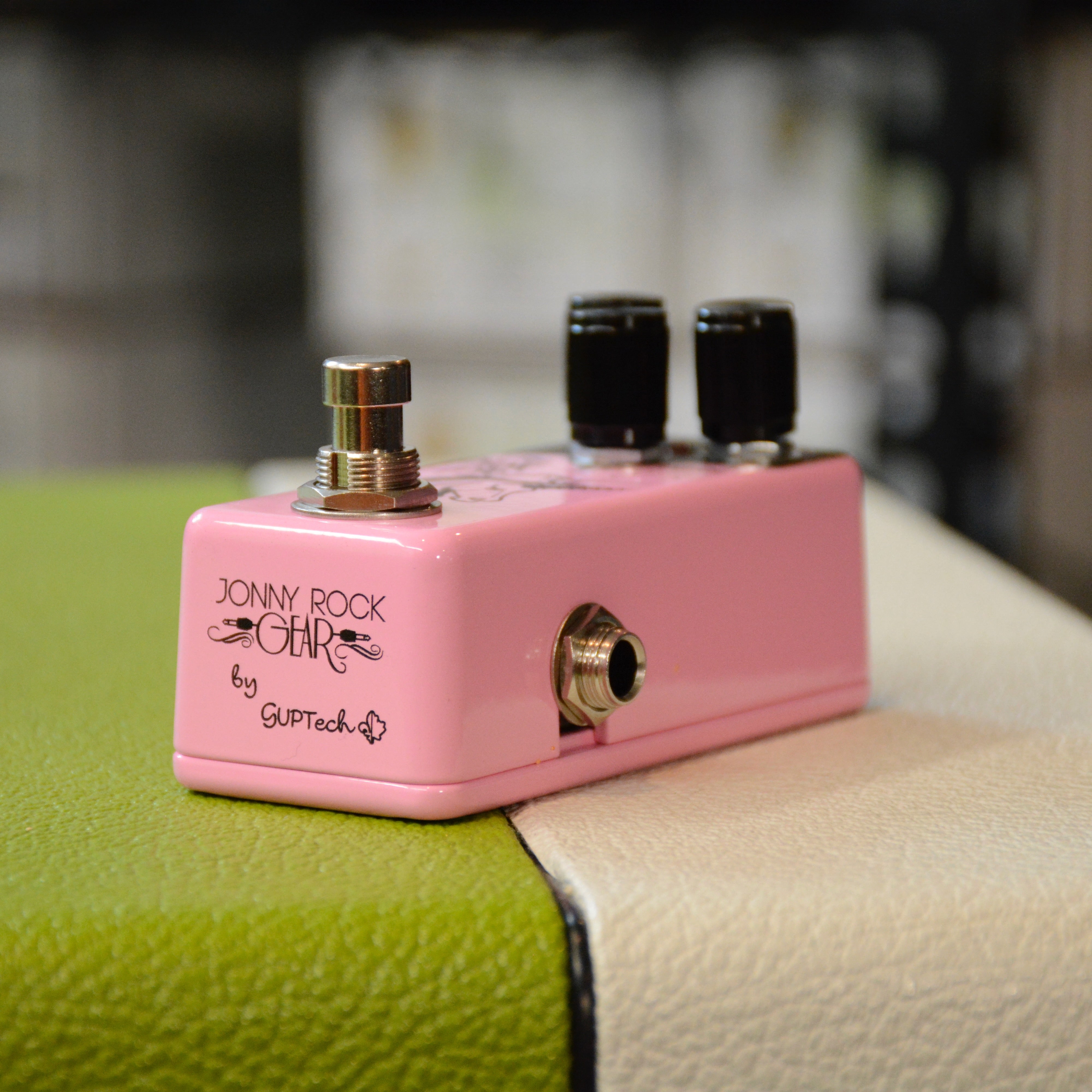 The Pink Pit - Jonny Rock Gear