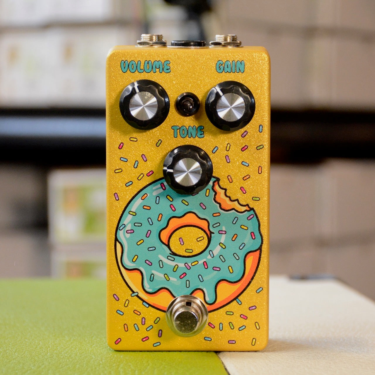 DOnut Distortion - Gold Tone Rush edition