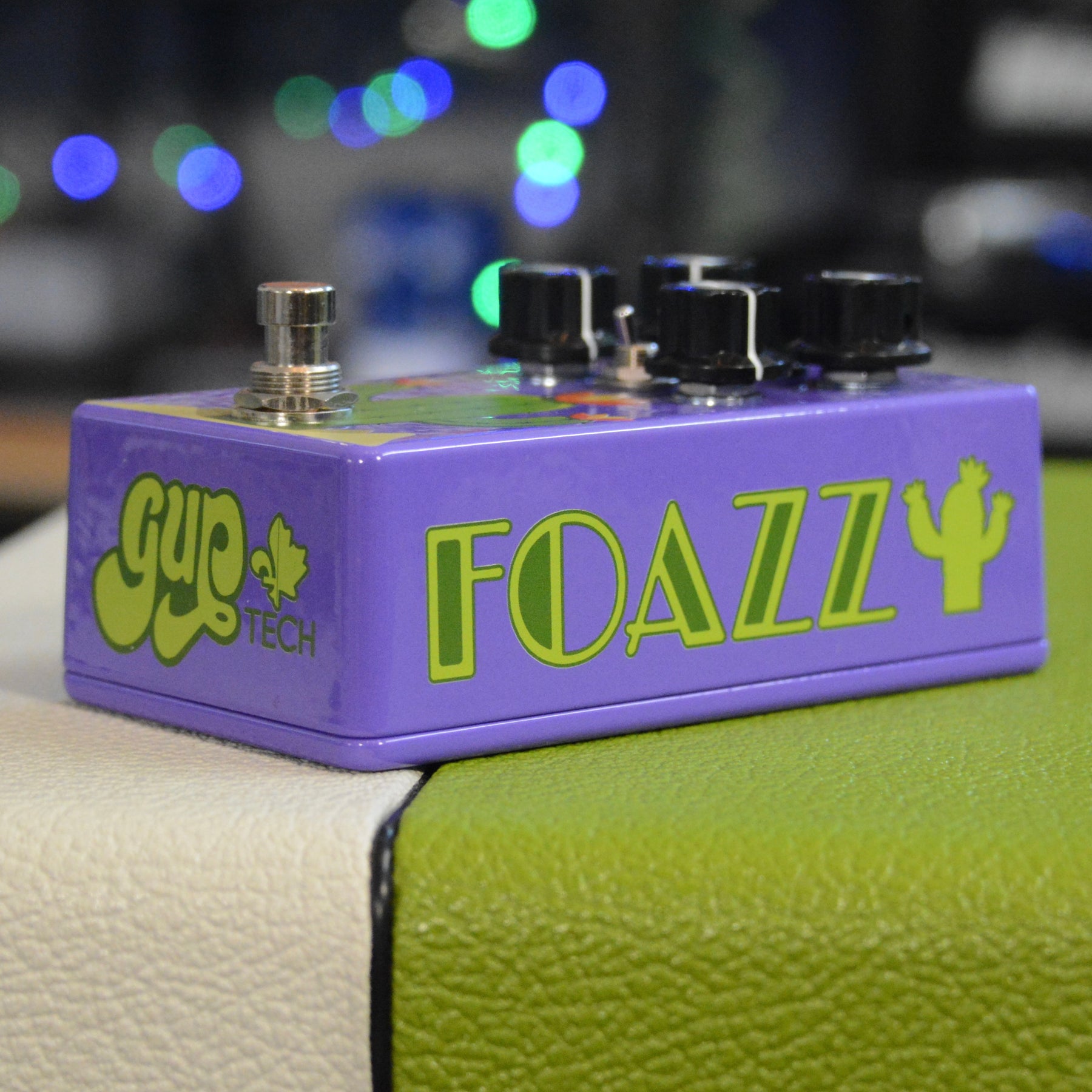 ウサギワークスFuzz Face clone with Pikachu Jet sticker