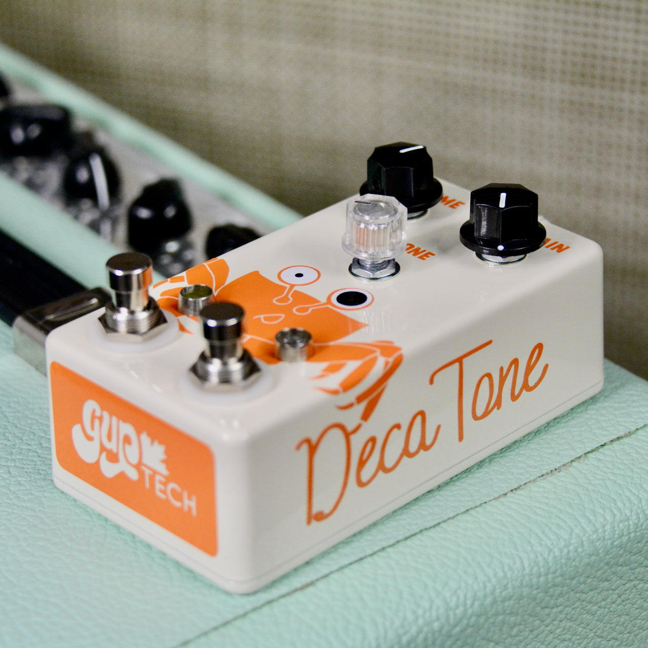 Decatone Fuzz (clone de Tone Machine)