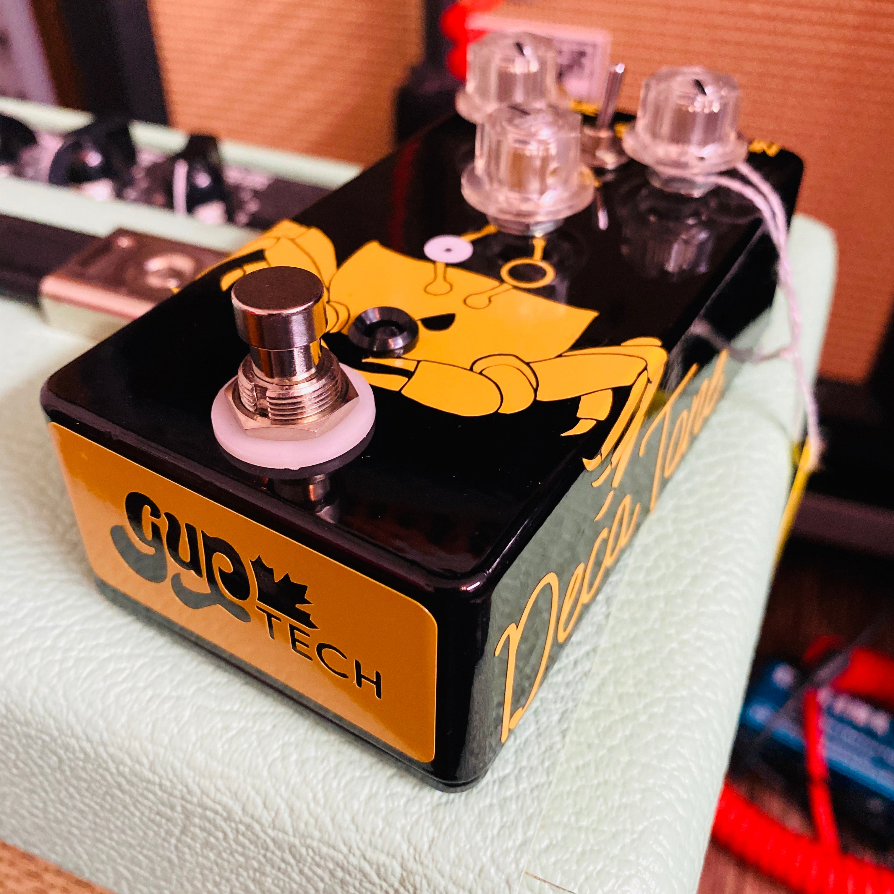 Decatone Fuzz (clone de Tone Machine)